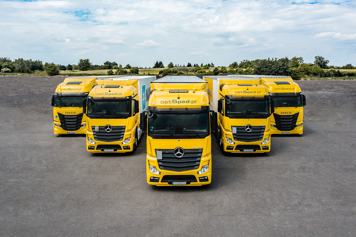 canonr5 car photography Logistics Photography  retouch actros automotive   lorry mercedes Truck