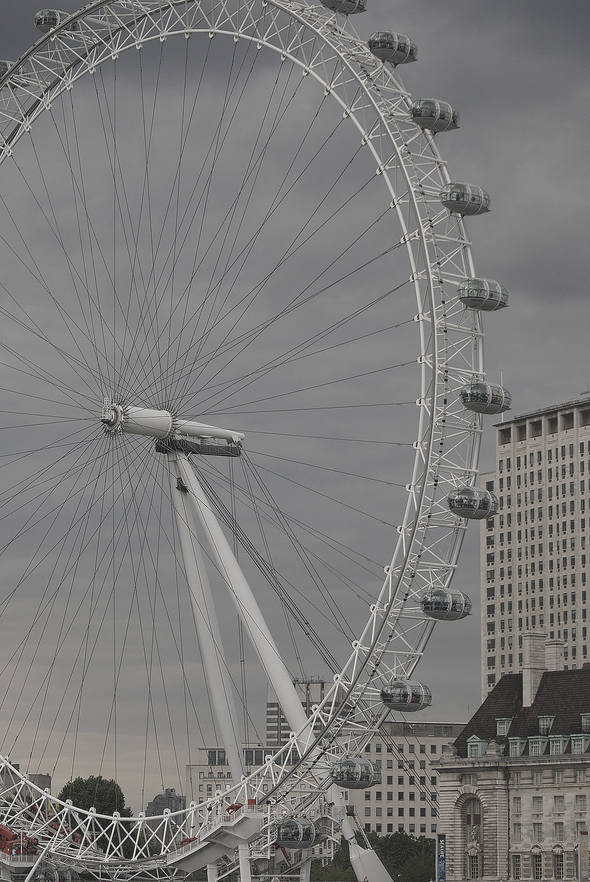 London england photo bw Nikon mod creative design art direction architect tamigi square monument