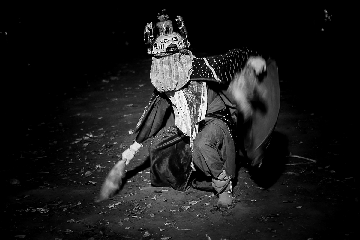 voodoo religion westafrica Benin blackwhite DANCE   zangbeto egugun EGUNGUN togo ouidah maskgelede ceremony