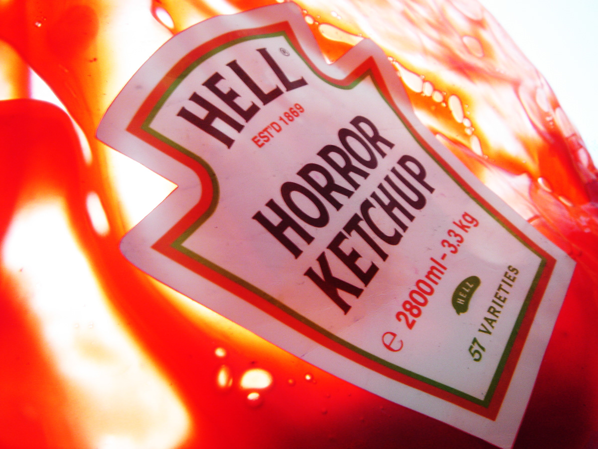 book Horror Movies zombie vampire slasher gore b-movie ketchup blood peru