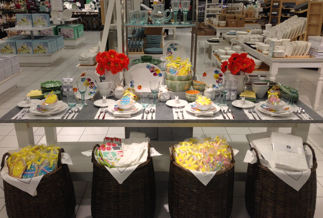 tablesettings visual Retail tablescapes hbc Display visualmerchandising  