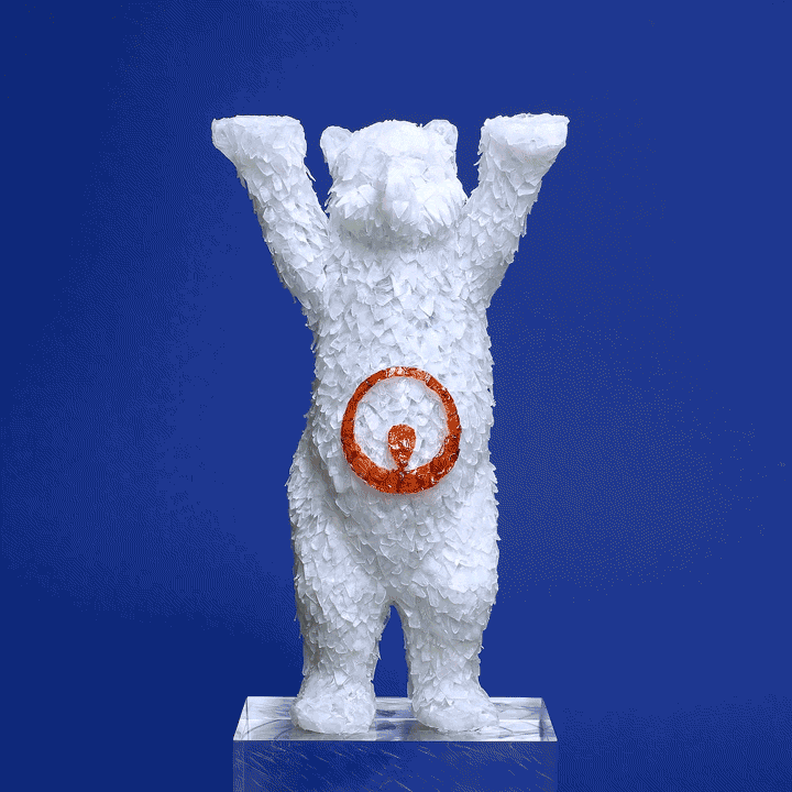 recycling bear plastic Scultpture berlin gift