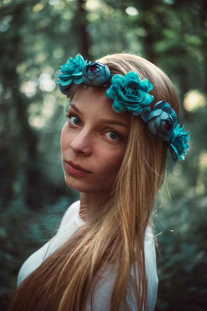 portrait Natural Light artifical light forest Nature beauty blonde girl Photography  flower crown smoke bomb