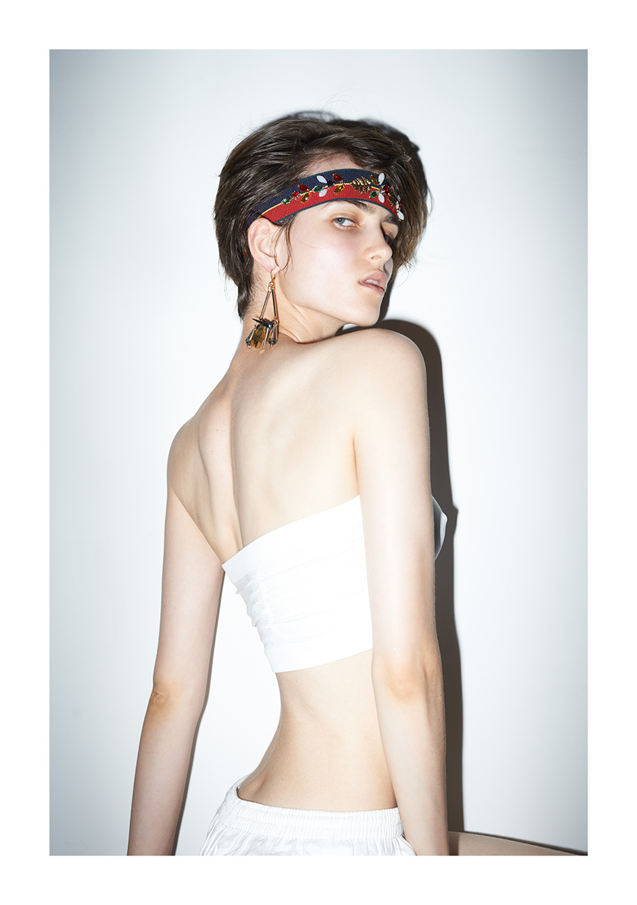 White roman mitchenko Georgy Rushev F1MM bast magazine  front flash sence white sence androgyne girl model
