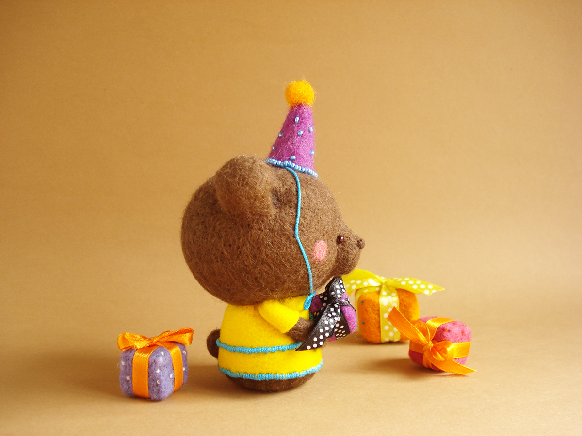 brown bear handmade toy art bear Needle Felting happy birthday birthday bear cute kawaii party bear felted bear