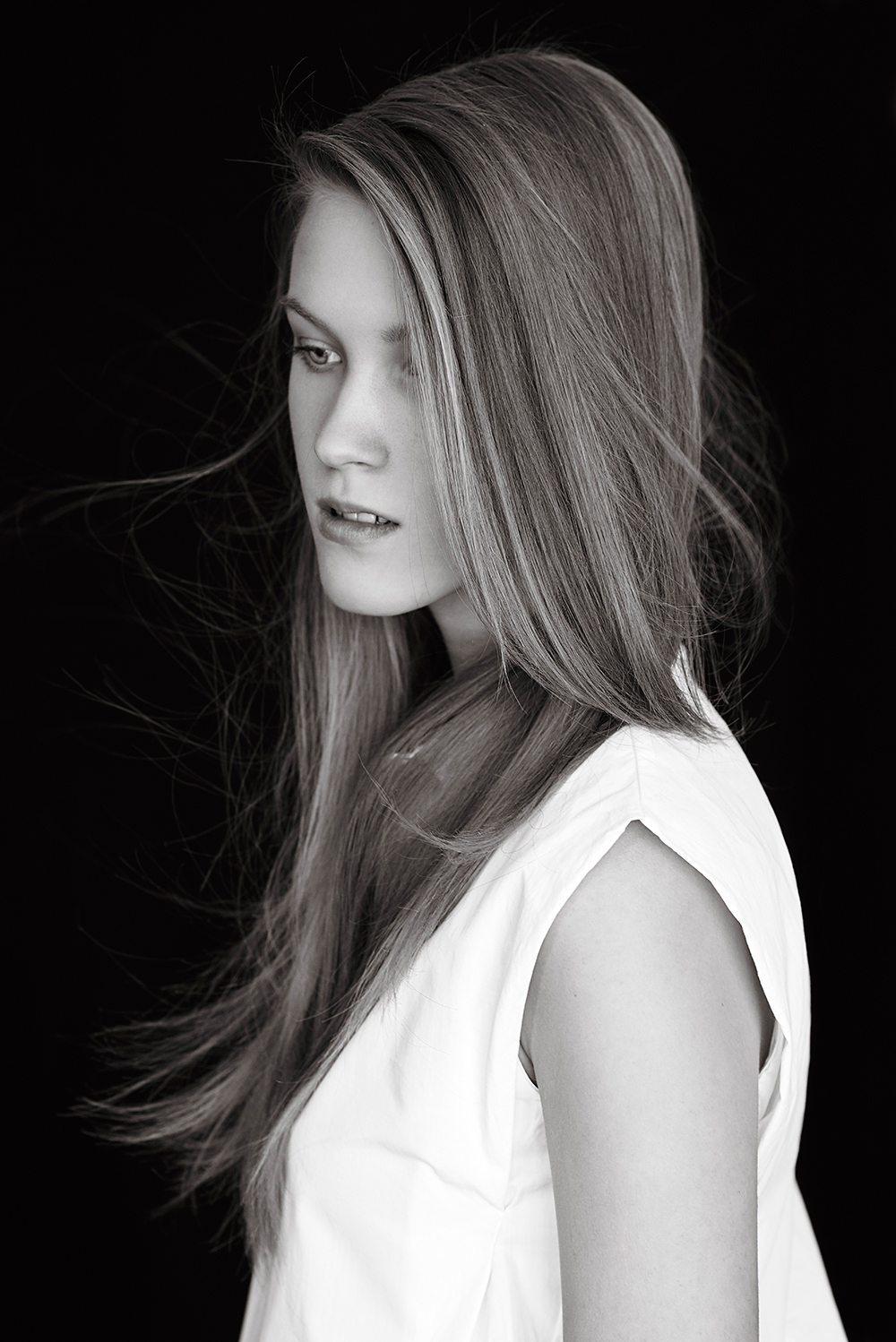black and white Young model fresh beauty portrait natural simple no make up hair flow Polish Model madebymilk model test
