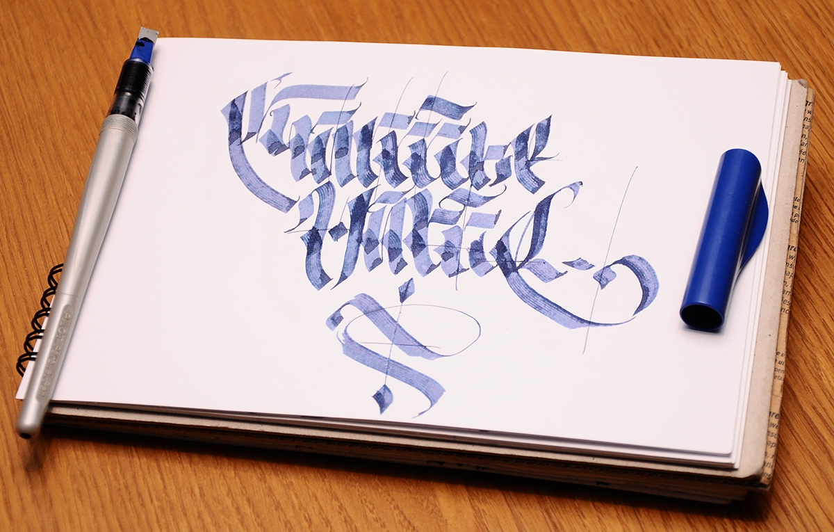 каллиграфия calligraffiti letter Practice training photo pilot parallel pen blue experiment