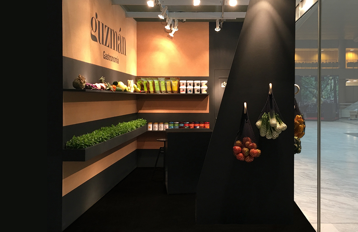 Guzman Gastronomia Stand Fair madrid gastronomy Food  black Griselda Marti Gris careful design design