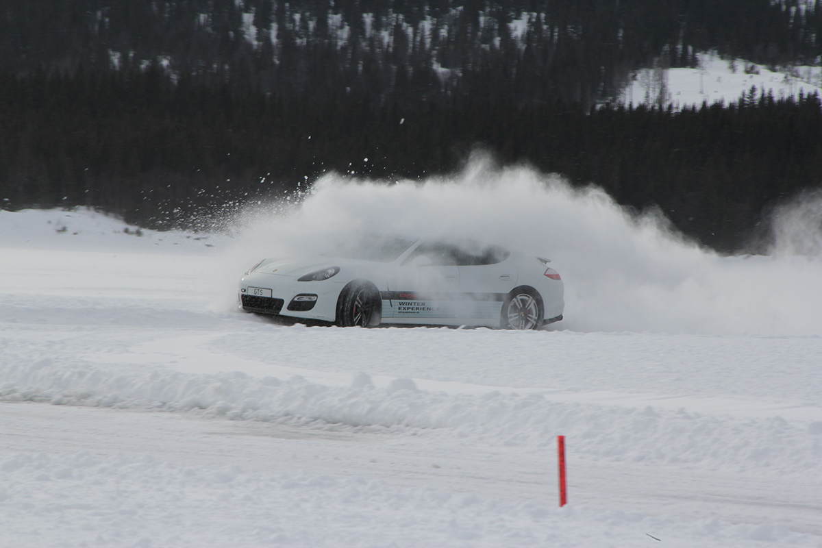 winter Porsche Experience