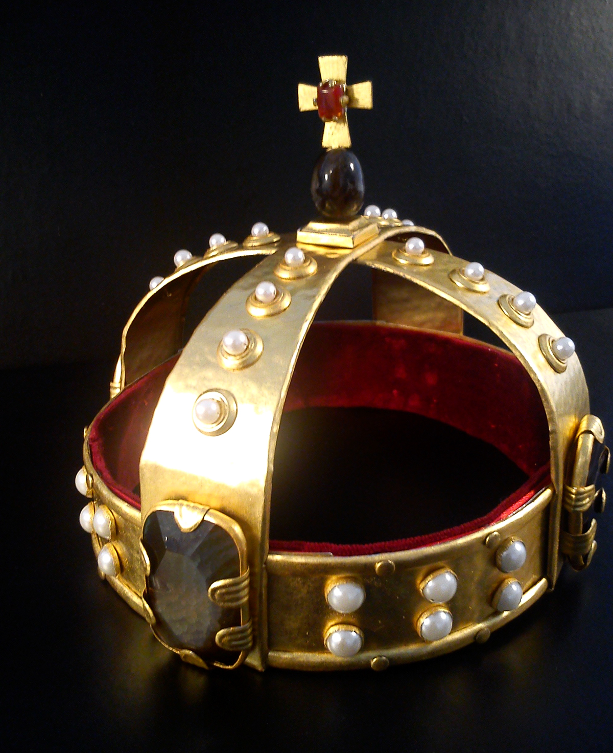 #crown #gold #king  #jewelry #replica #model  #wax figure #costume