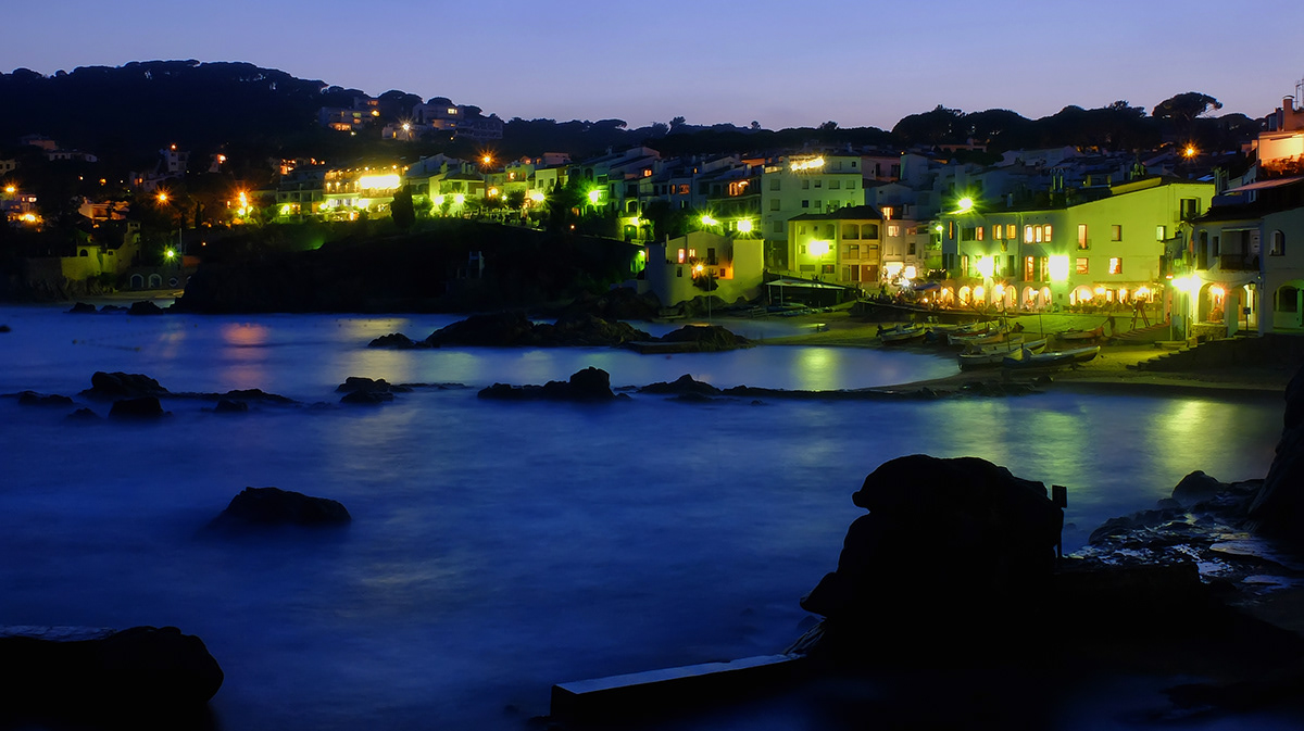 Calella de Palafrugell Baix Empordà nit noche night nocturnal beach sunset girona