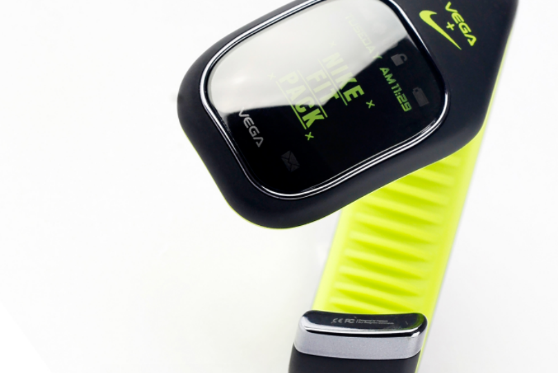 watch Nike vega smart watch industrial design  ID Collaboration product design 