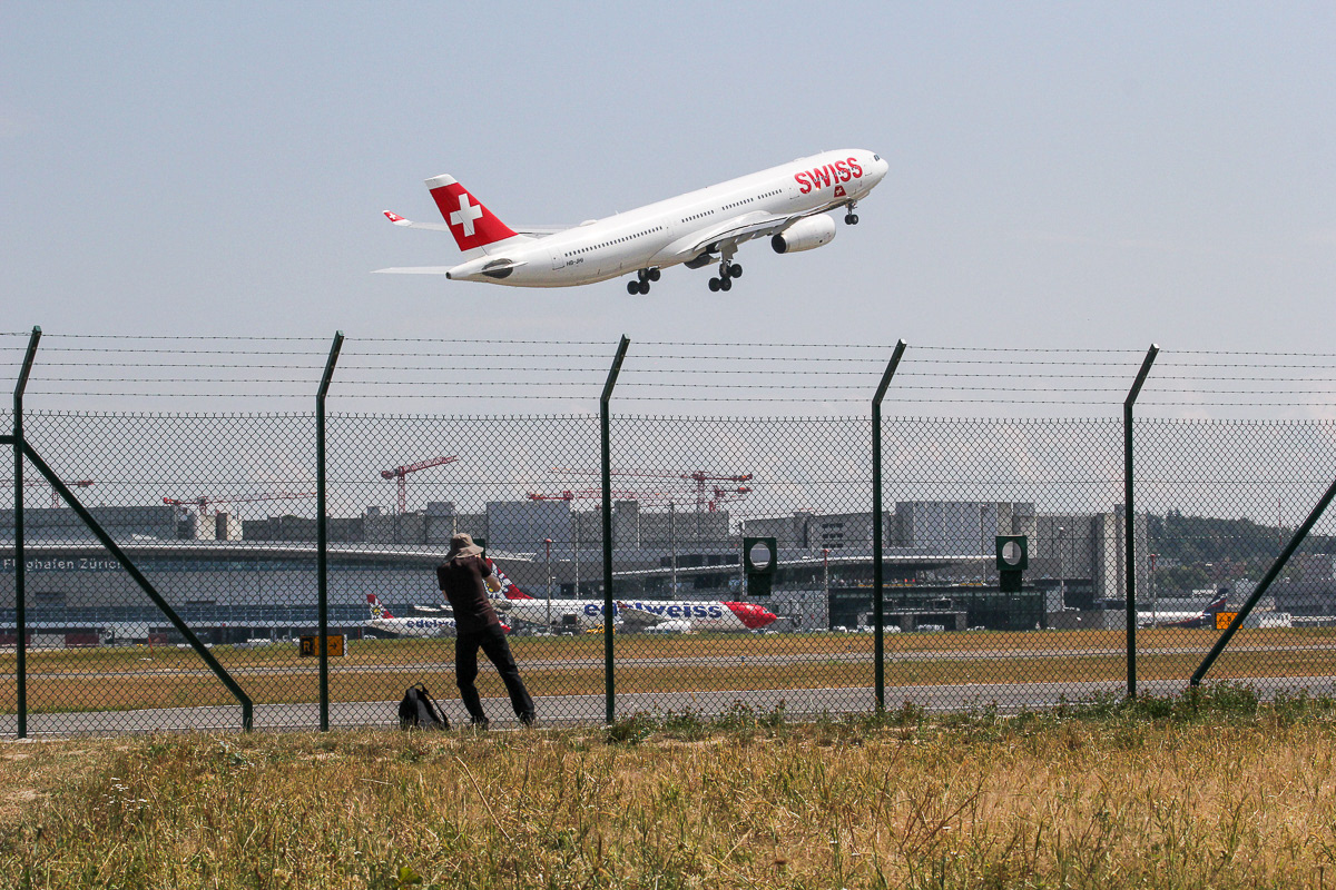 airport Burkhalter flugzeug Planespotter Spotter Zurich landing starts Aircraft Plain