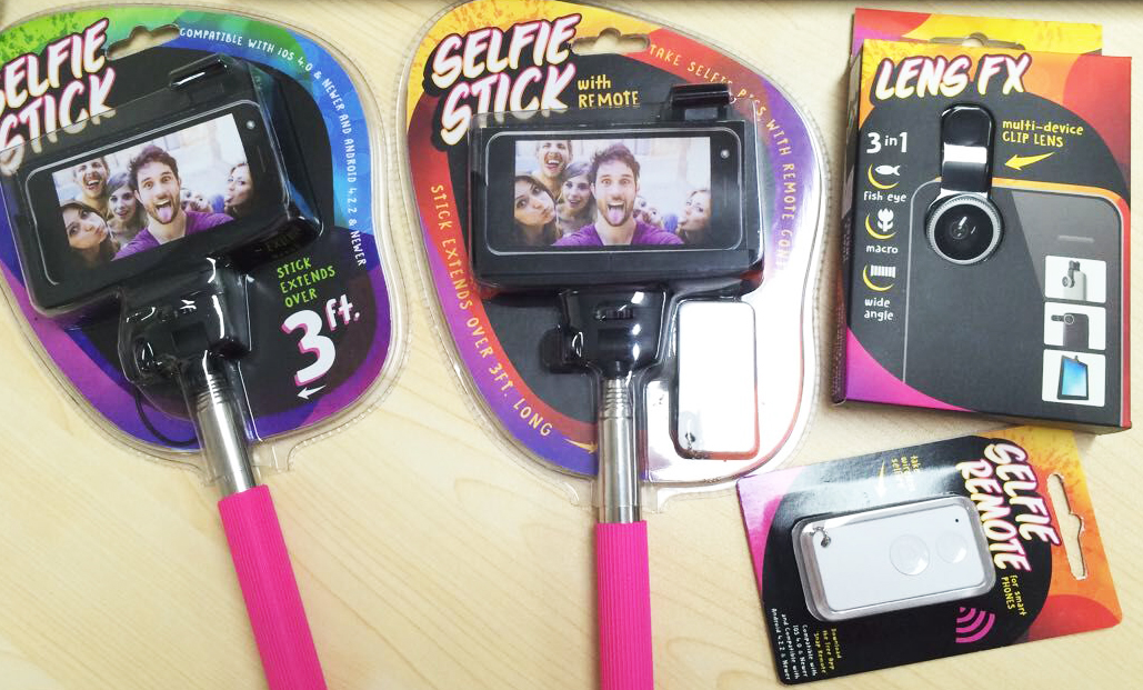 Packaging spencer's Selfie stick selfie