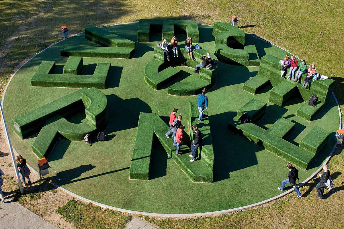 Adobe Portfolio VOLLAERSZWART citydressers environment school hangplek college artificial grass grass artwork
