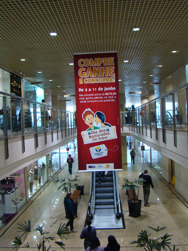 Propaganda Outdoor Shopping Campanha Interna