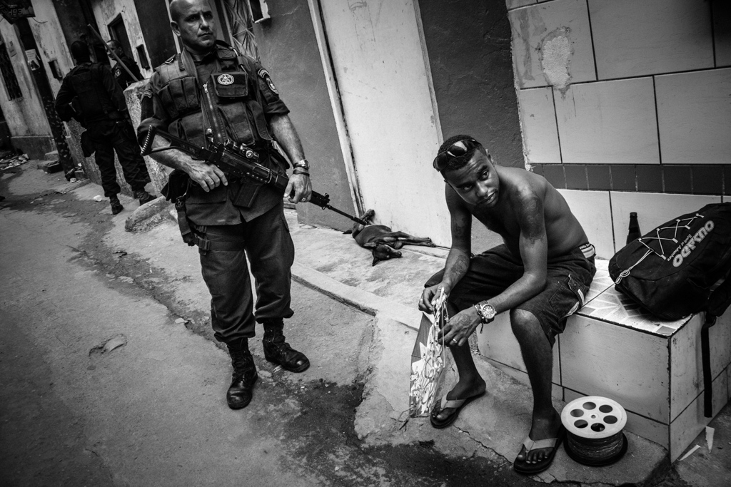 Adobe Portfolio favelas Brazil slums WorldCup Rio de Janeiro bope elitsquad gentrification FIFA jorgelcampos Jorge Luiz Campos Jorge L Campos Socionautas