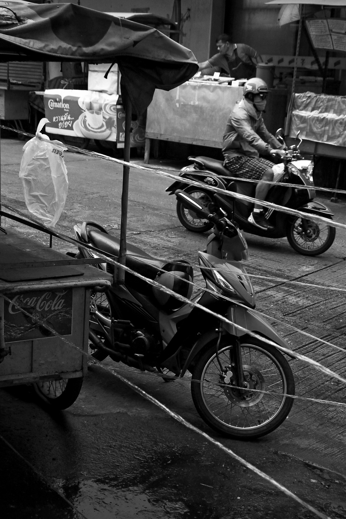 Thailand  Bangkok  phuket  chiang mai  2012  Asia  asie noir et blanc b&w black and white  street  people  portrait  thailande