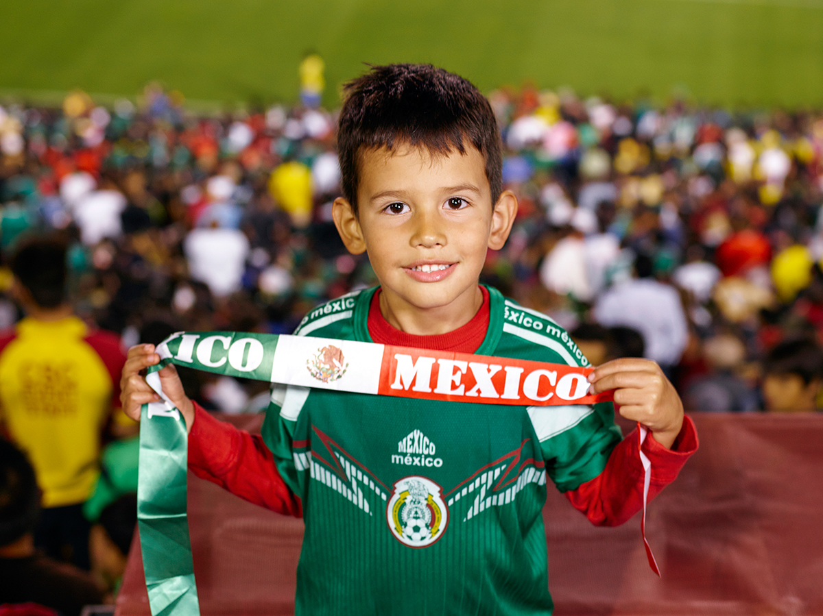 soccer fans portrait phase one Elinchrom fans soccer mls mexico Ecuador lamsca