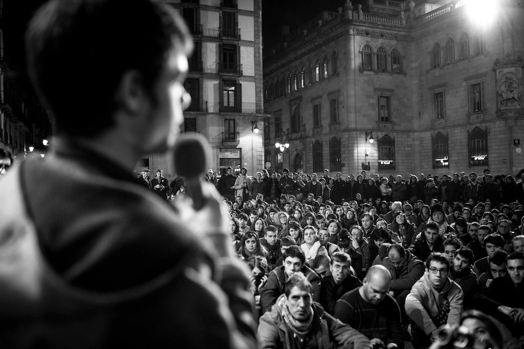 general strike  barcelona  riots police chaos crisis spain austerity mesures