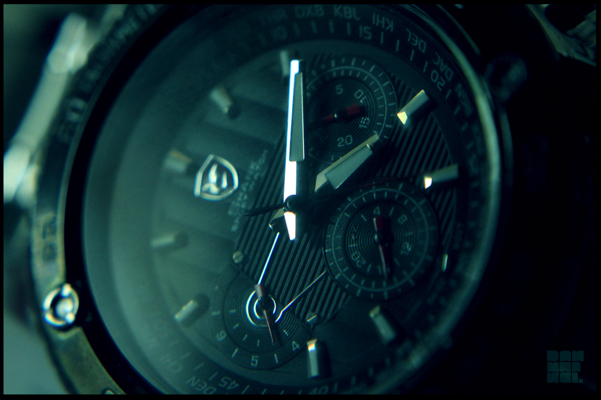 SAW  shark wristwatch luxury sport macro closeup