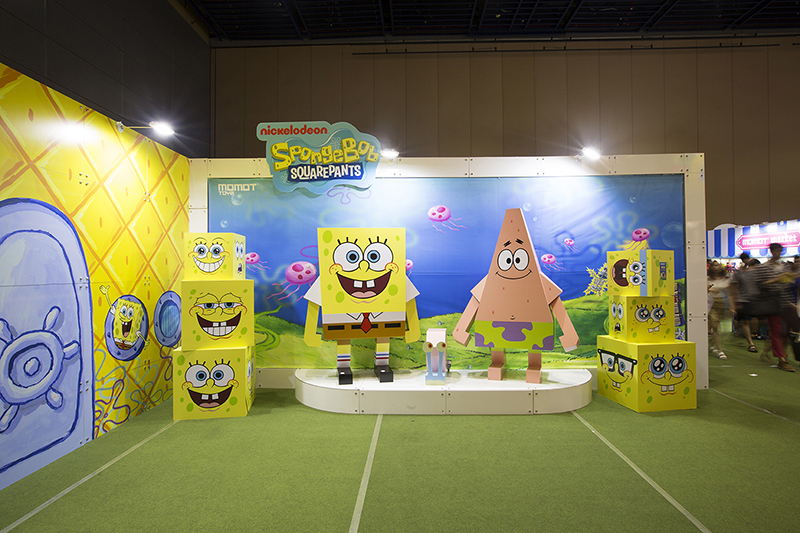 Starwars spongebob momot papertoy Exhibition  kid&adult market disney