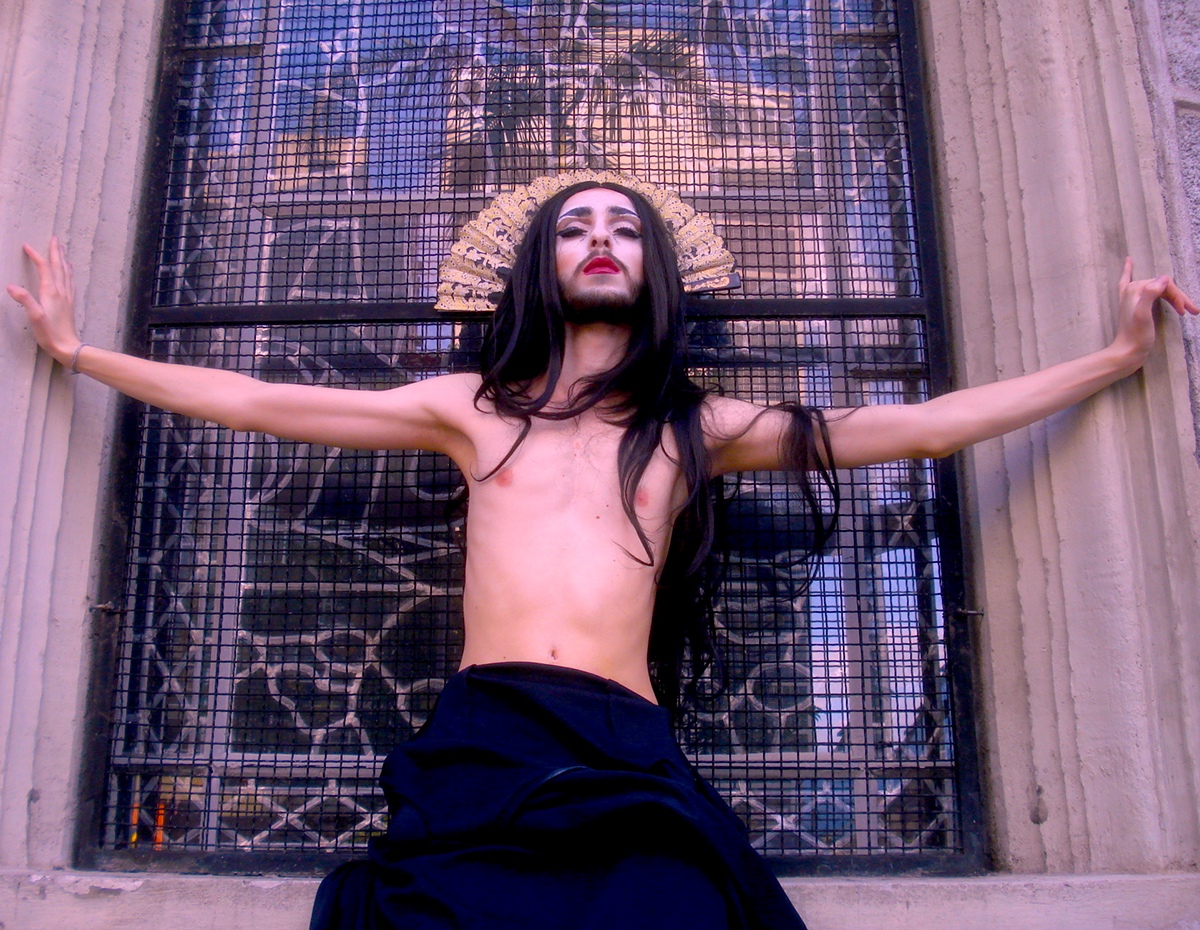 androgynous jesus is gay religion re-interpretation representation Idol symbolism patriarchy contemporary jesus passion christ drag queen eroticism