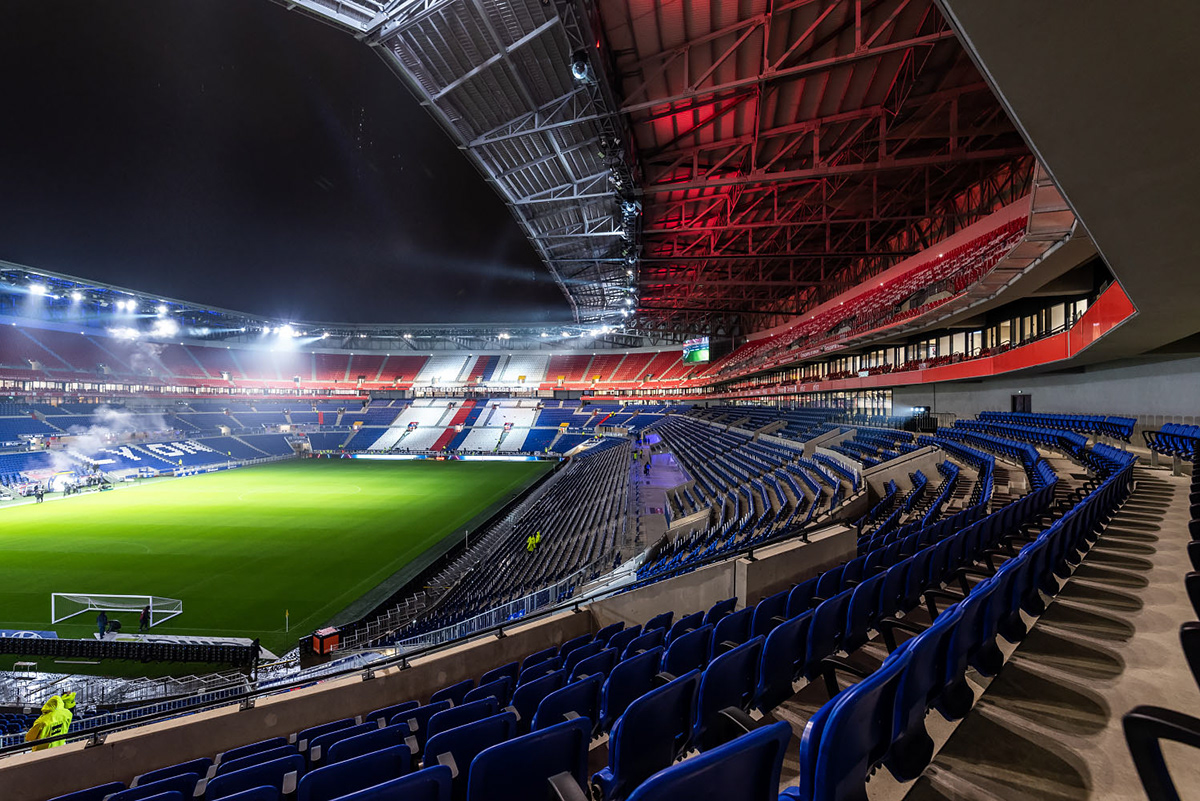 groupama stadium Olympique Lyonnais architecture soir de match supporter nightphotography