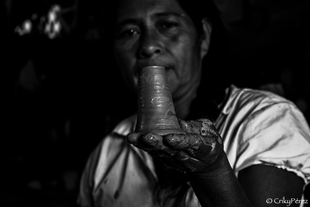 photographer nicaragua mozonte ceramica handmade Sordo Mudo comunidad indigena  Honduras FRONTERA Centroamerica taller ceramica