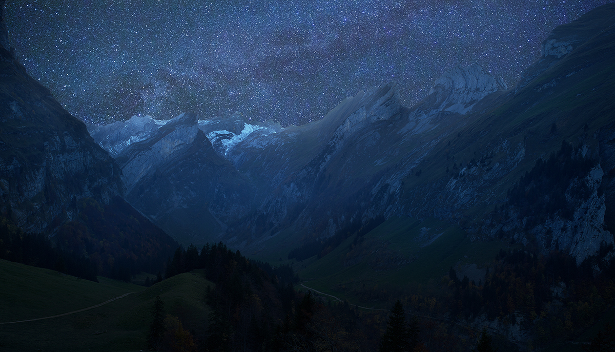 moon hans findling Schweiz Alpen light stars sterne night nacht blue Canon eos photoshop