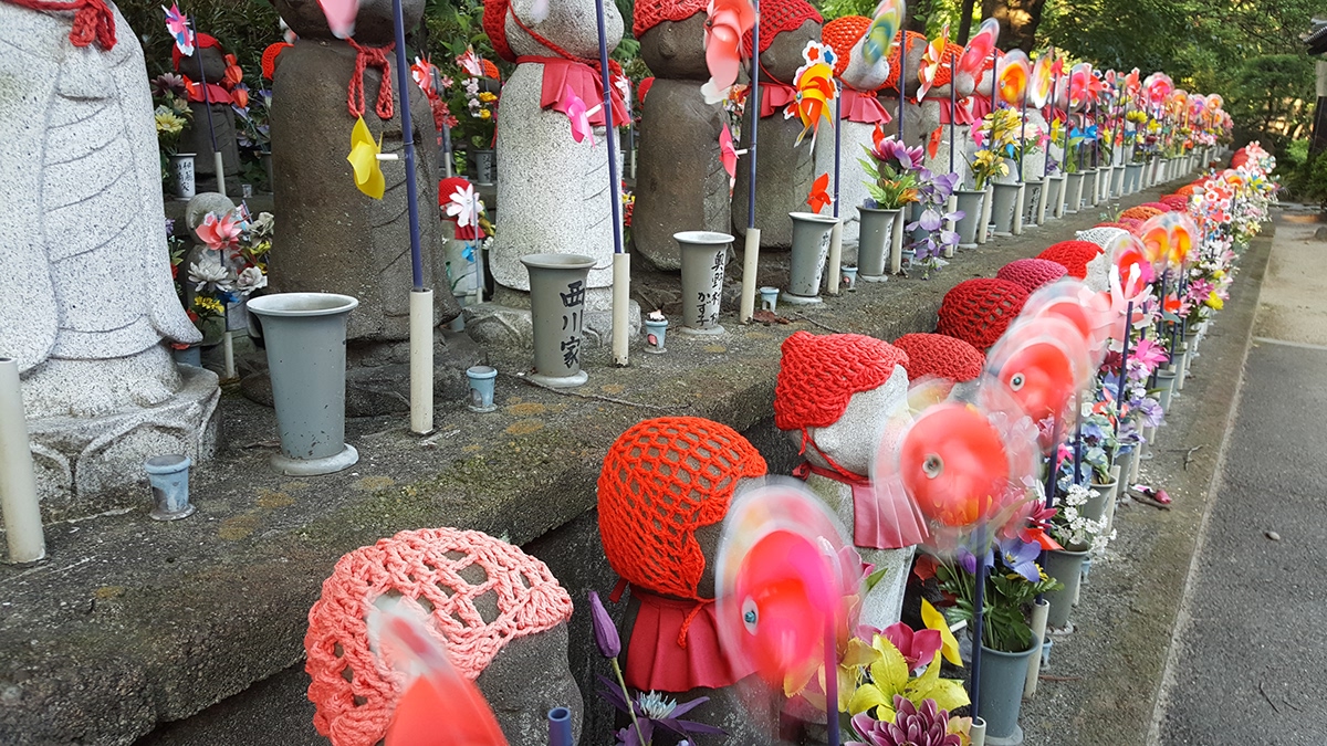 japan Holiday trip curltual Beautiful tokyo disney Hatchi statue