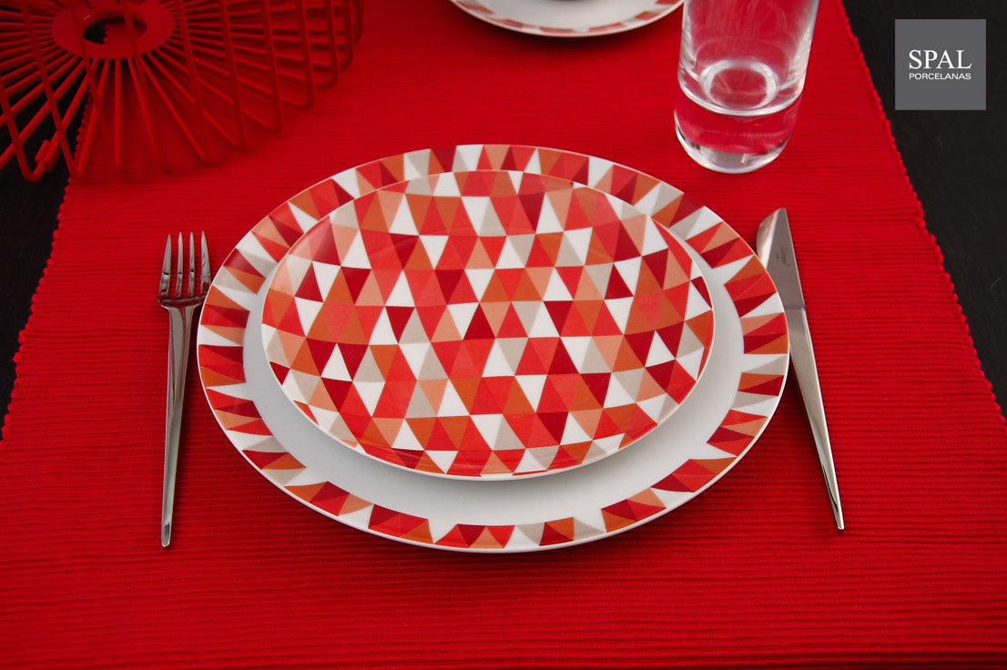porcelain Portugal pattern red