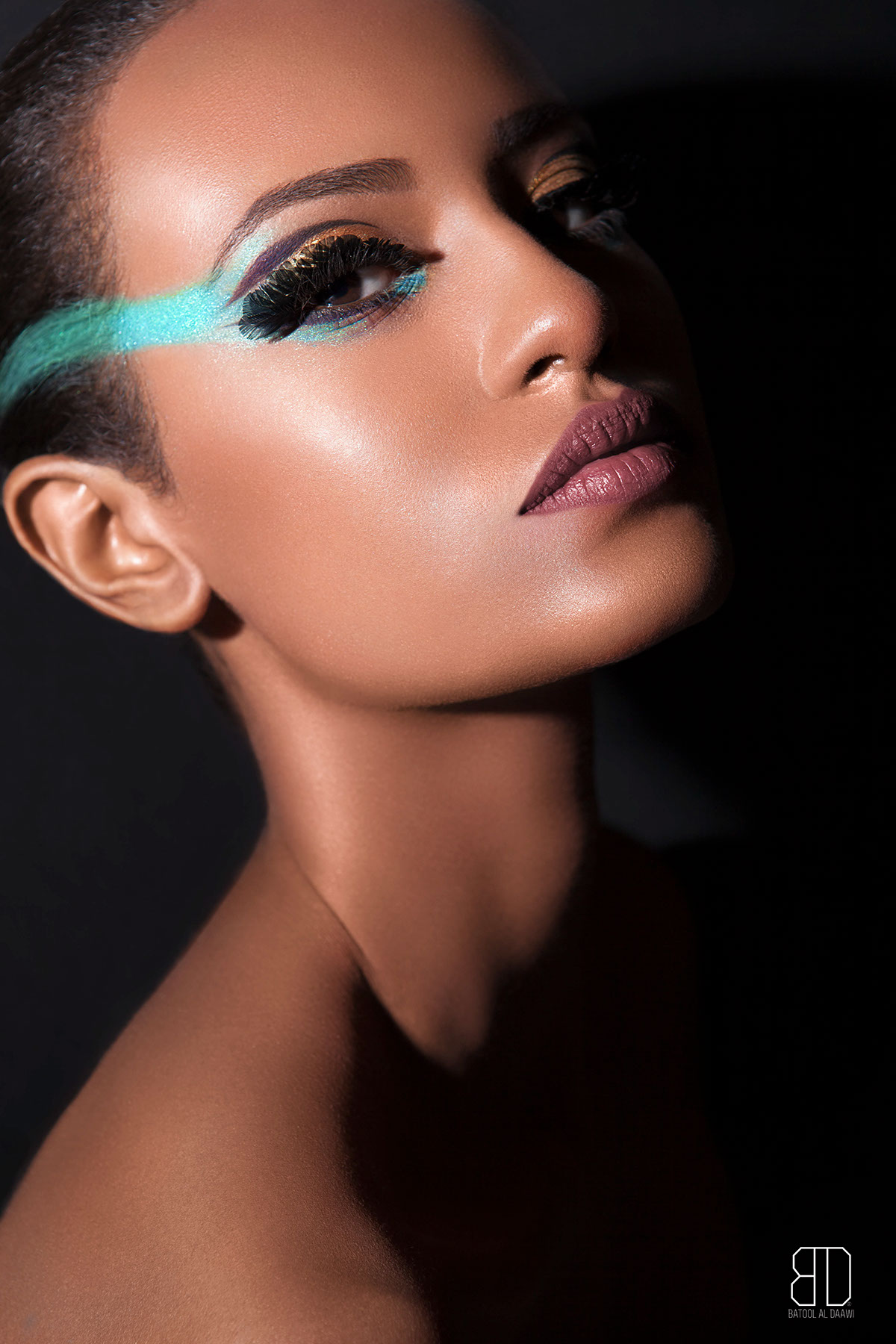 beauty makeup art artistic ArtisticMakeUp egypt model cairo gold eyemakeup lips studio studiophotography studioshoot studiolighting