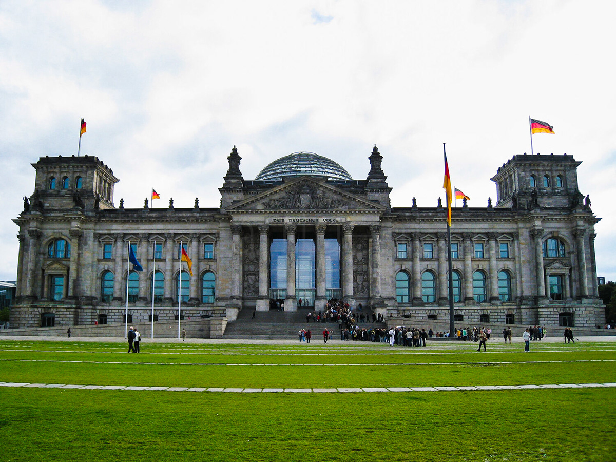 architecture berlin Europe germany lightroom photographs Photography  reichstag building timeaffluent Travel