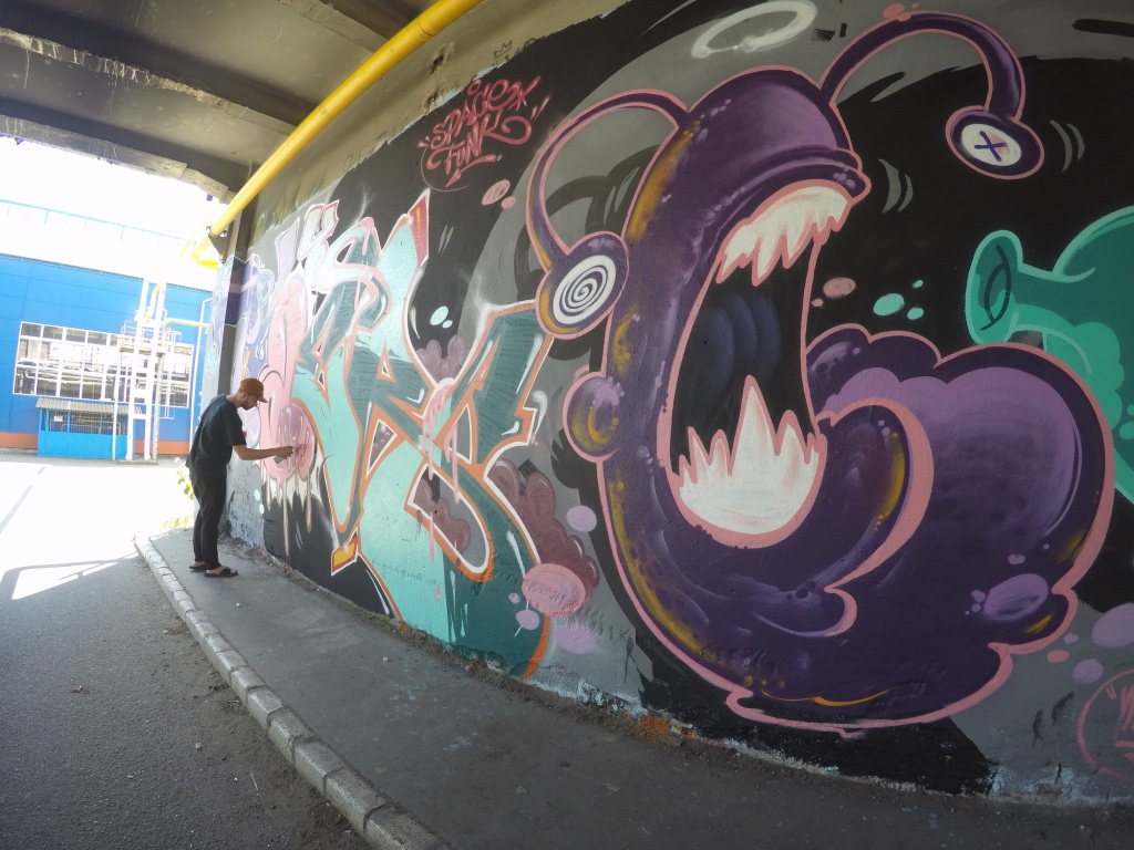 Graffiti ILLUSTRATION  art streetart Mural painting   Space  Funk