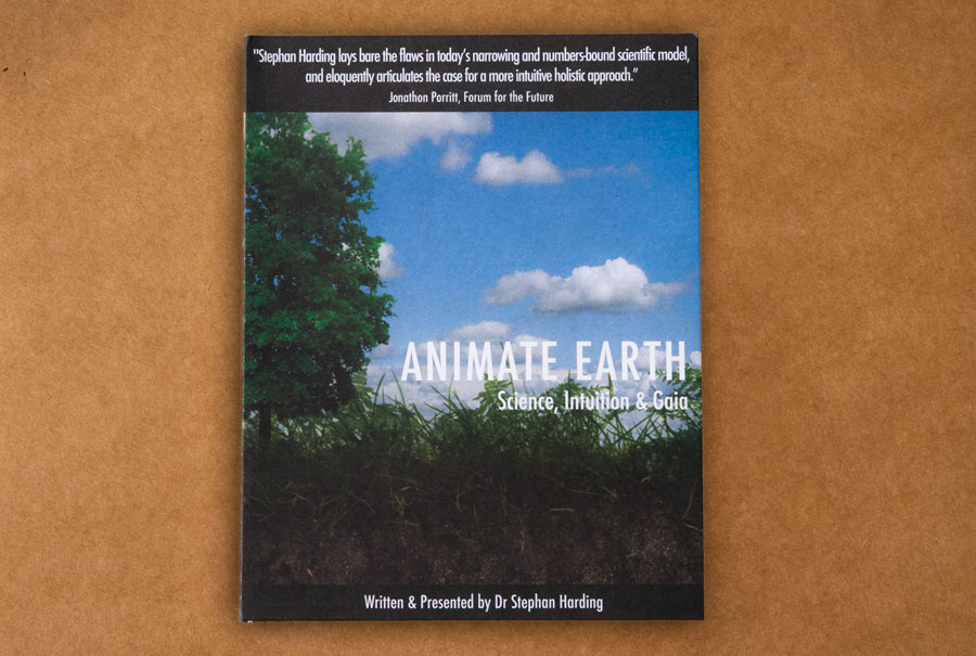 Documentary   DVD  animate earth  branding  Packaging