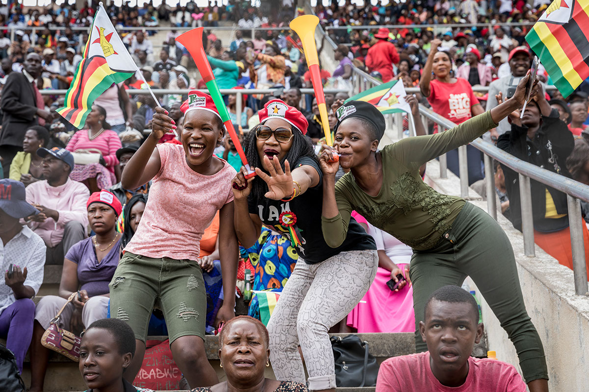 president Zimbabwe new Mnangagwa mugabe harare stadium