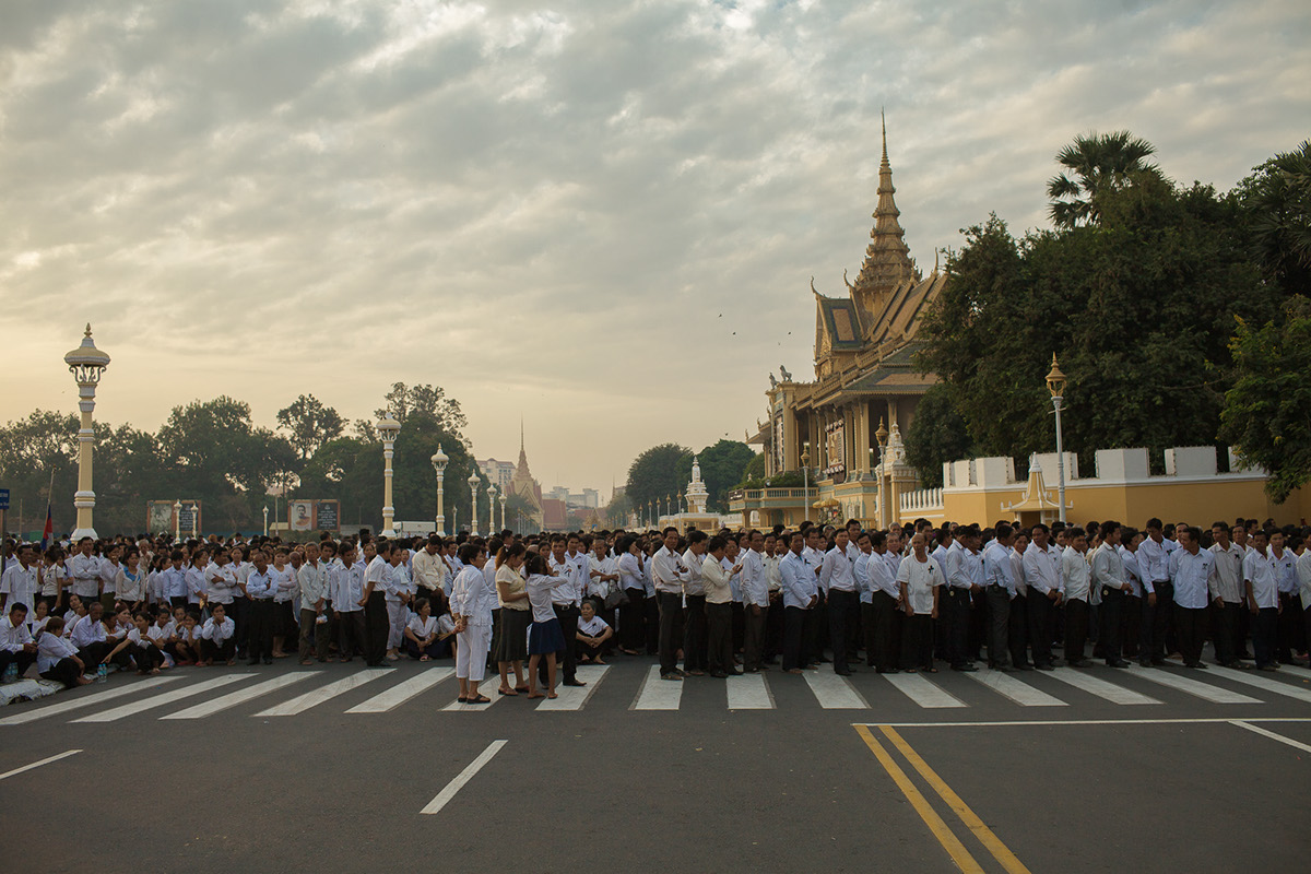 Norodom Sihanouk  cambodia phnom penh funerals buddhism mourning asia religion Royal Palace