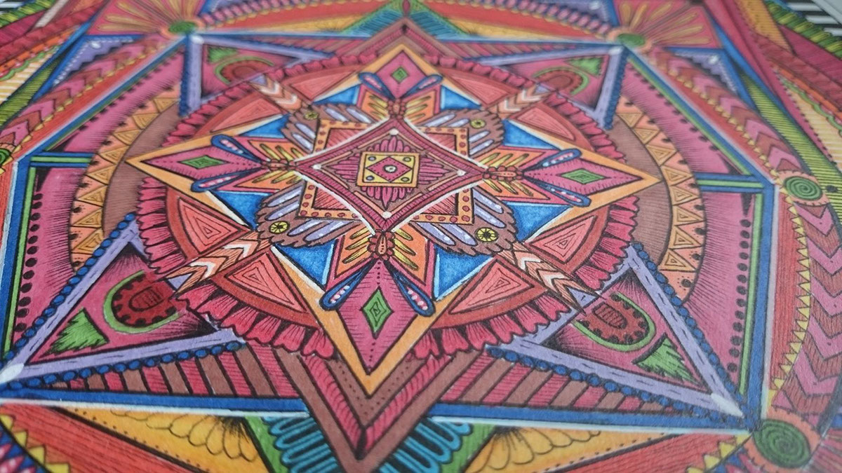 Mandala zentangles zentangle doodle doodles staedtler Copic promarker Pentel gel pen colours