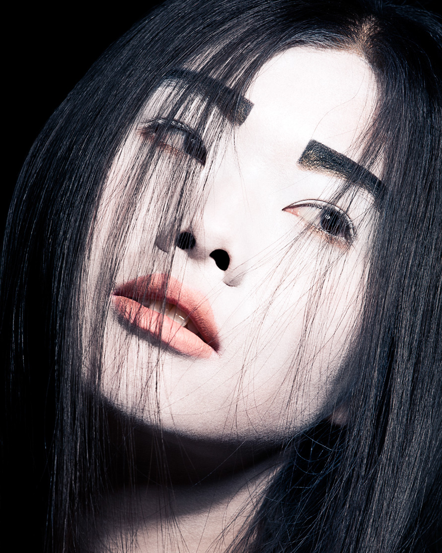 beauty makeup oriental asian white skin black hair red lip japanese traditional stylised close up