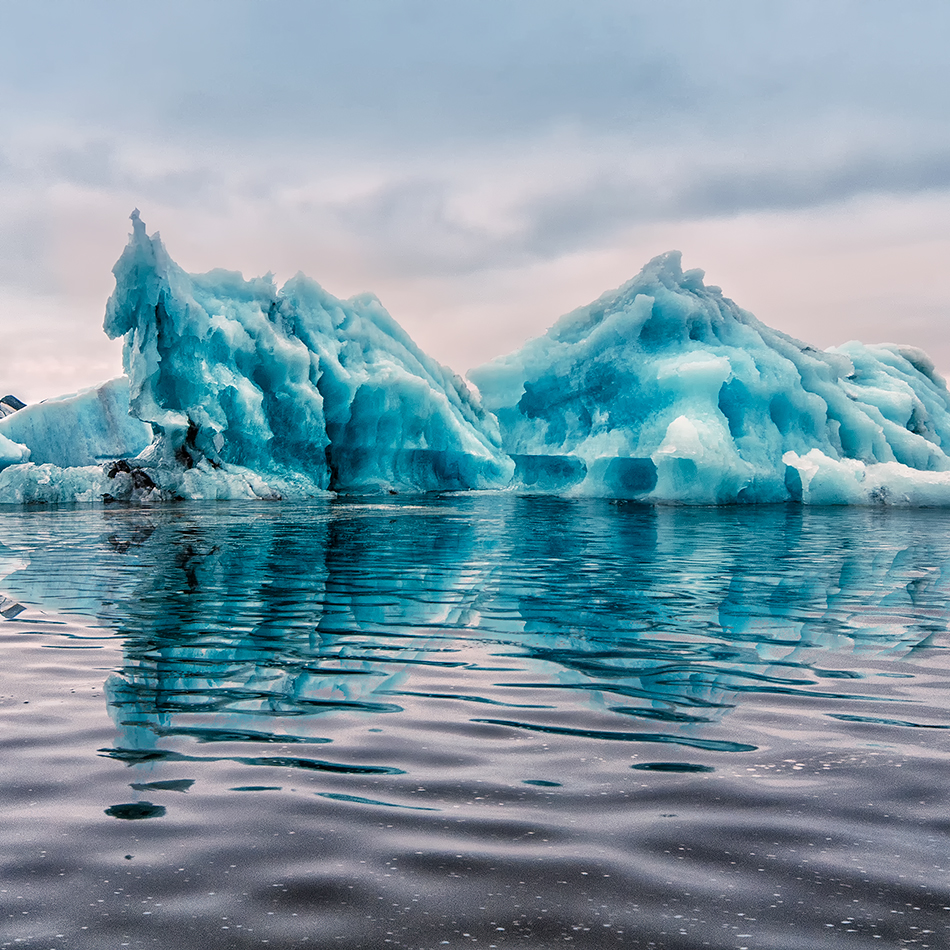 Jökulsárlón - glacier lagoon iceland.
