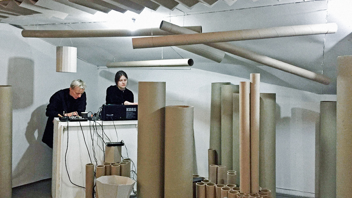 installation sound blueselavy experemental sound performance Performance cardboard objects Space  Transformation