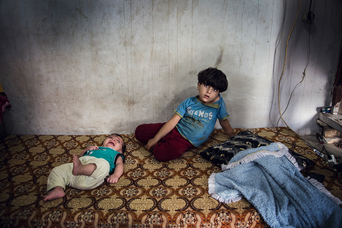 book photographs portrait portraits Syria iraq libanon Refugees