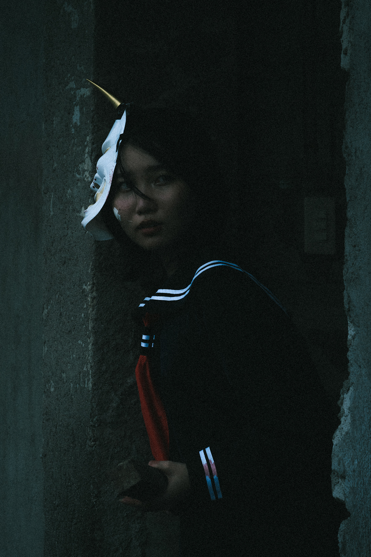 horror portrait model woman dark mask photoshoot lightroom japanese
