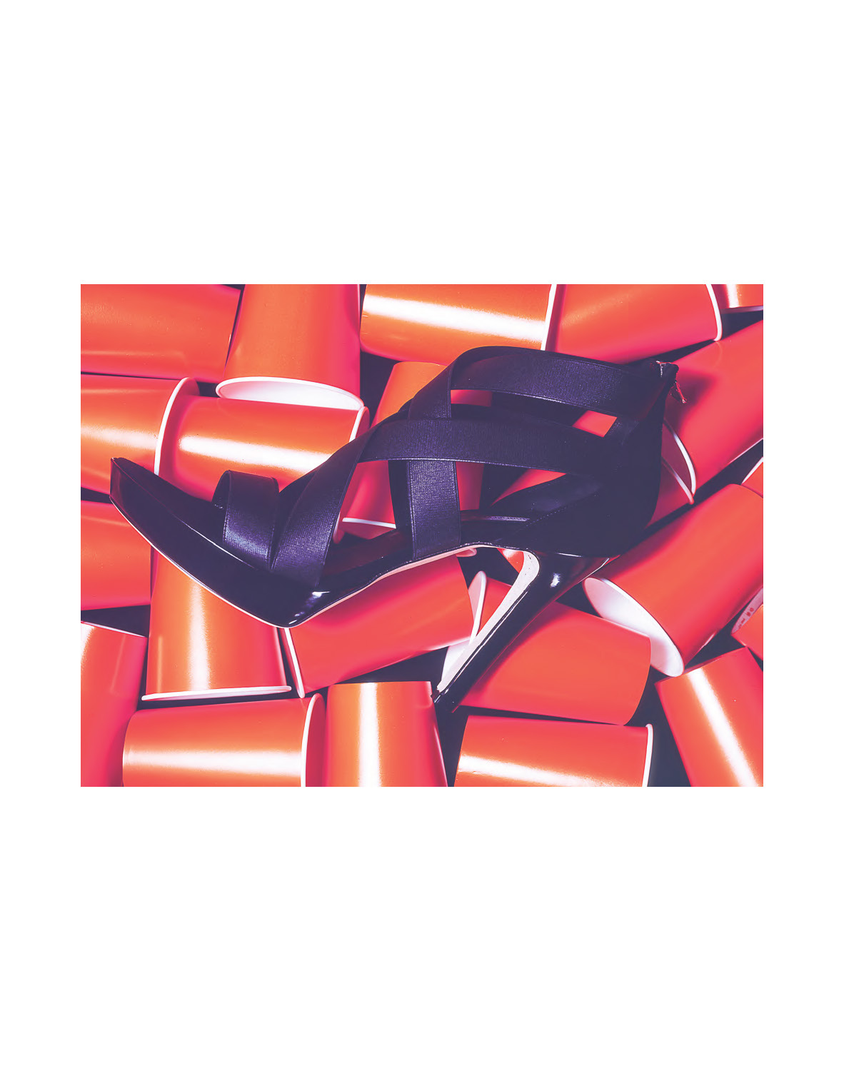 shoes still-life BICCHIERI pubblicita studio Layout arancione tacco vetro METALLO