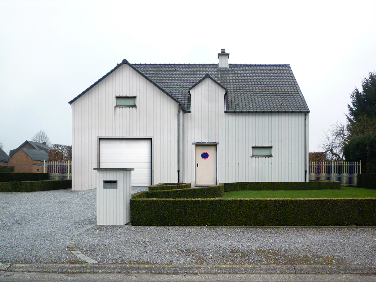 fermette belgian architecture photomanipulation photo indictment farm-style house fake home house belgium vlaanderen belgian houses Renaat Braem
