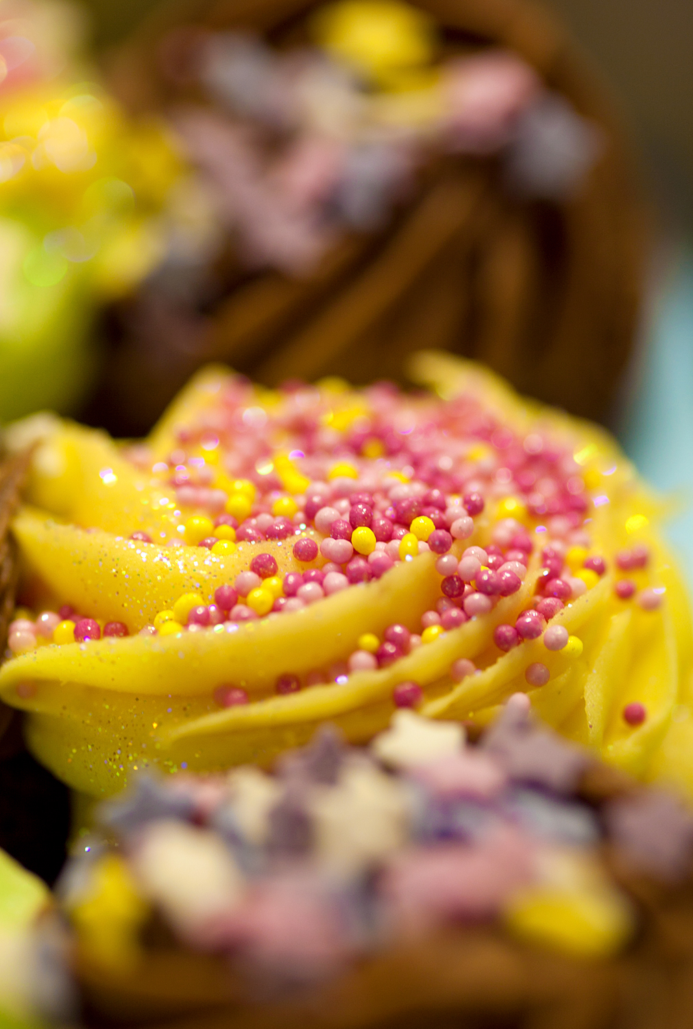 bake cupcakes sprinkles colors Food  Frosting
