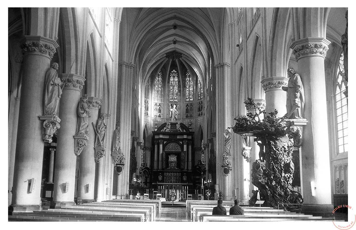 35mm canonet28 film photography citytrip Black&white church lighting analog photography