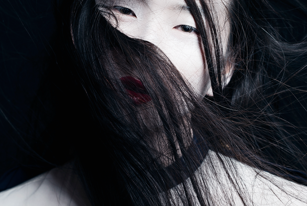 makeup fashion style red red lips lips photo FASHION PHOTOGRAPHER geisha asia hair black hair narrow eyes dark