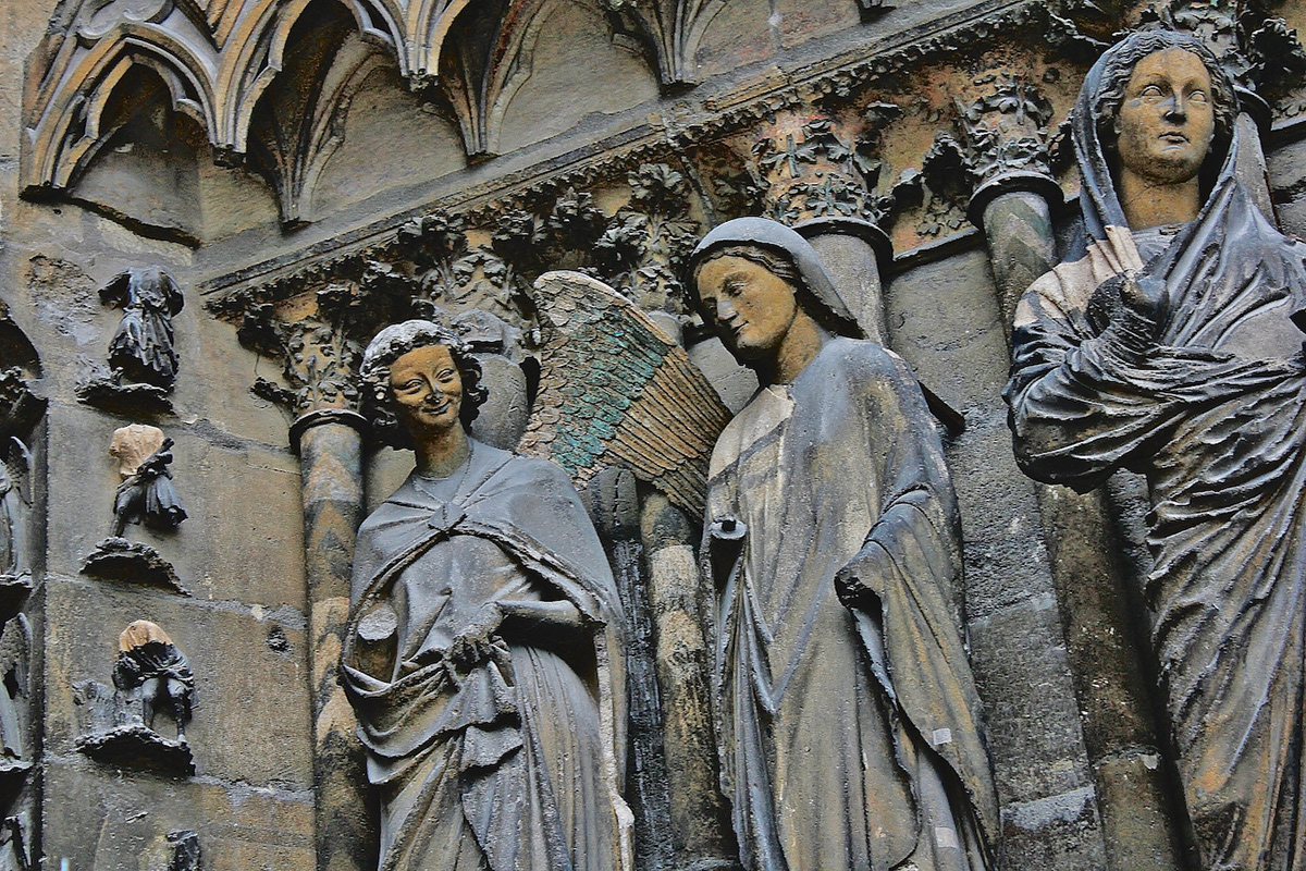 rheims Paris france L'ange au sourire cathédrale Basilique Saint-Remi duchamps shop windows Dada surrealism